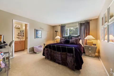 Bedroom - 1700 Heron Way, Hoffman Estates, IL 60192 photo 6 of 6