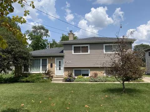 826 E Maple St, Lombard, IL 60148