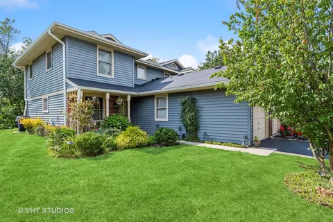 142 Pier Ct, Naperville, IL 60565