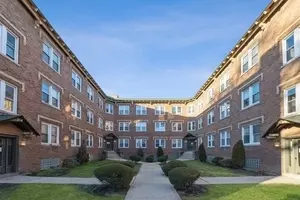 4814 W Hutchinson St #2B, Chicago, IL 60641