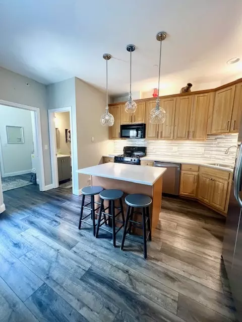 Kitchen - 313 Bradbury Ln, Bartlett, IL 60103 photo 3 of 3