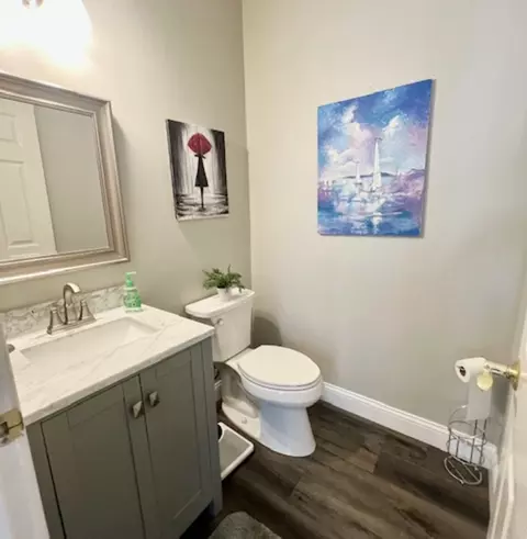 Bath - 313 Bradbury Ln, Bartlett, IL 60103 photo 1 of 3