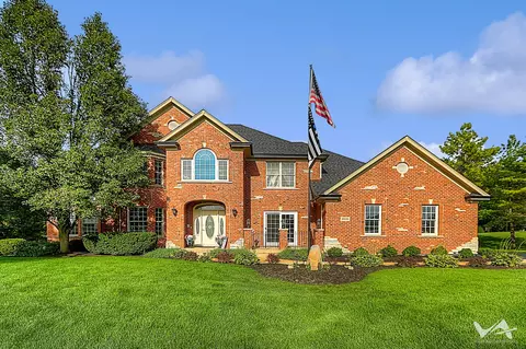 38 W304 Yaupon Ct, Saint Charles, IL 60175