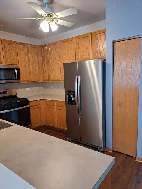 Kitchen - 1410 Westhampton Dr, Plainfield, IL 60586 photo 2 of 3