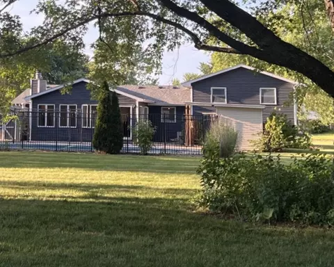 108 E Kendall Dr, Yorkville, IL 60560