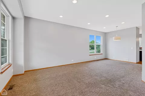 9885 Compton Dr, Huntley, IL 60142 photo 8