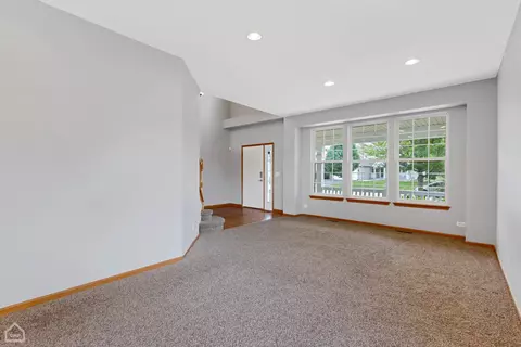9885 Compton Dr, Huntley, IL 60142 photo 9