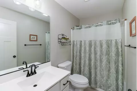 Bath - 3634 Napa Ln, Normal, IL 61761 photo 4 of 4