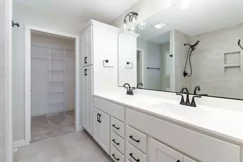Bath - 3634 Napa Ln, Normal, IL 61761 photo 1 of 4