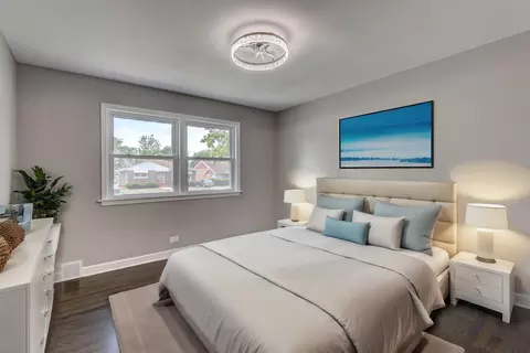 Bedroom - 2537 S 15th Ave, Broadview, IL 60155 photo 1 of 8