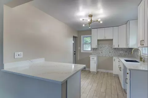 Kitchen - 2537 S 15th Ave, Broadview, IL 60155 photo 4 of 8