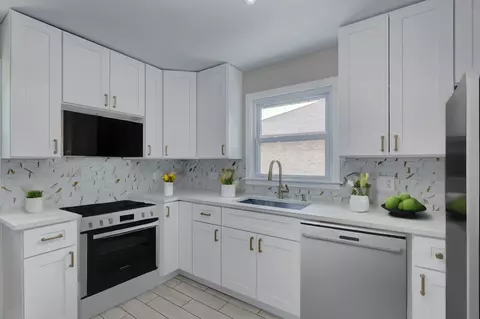 Kitchen - 2537 S 15th Ave, Broadview, IL 60155 photo 1 of 8