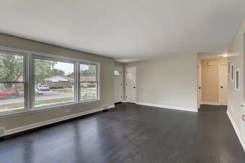 Living - 2537 S 15th Ave, Broadview, IL 60155 photo 5 of 6
