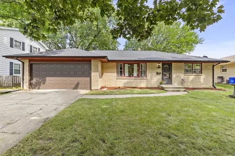 520 Woodland Dr, Rockford, IL 61108