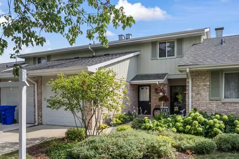 1527 Johnstown Ct, Wheaton, IL 60189