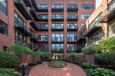 2323 W Pershing Rd #412, Chicago, IL 60609