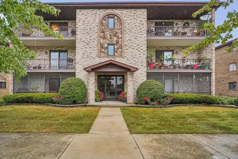 8142 168th Pl #3W, Tinley Park, IL 60477