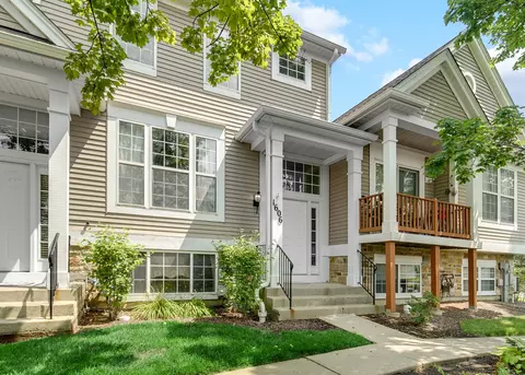 1606 Fox Run Dr, Arlington Heights, IL 60004
