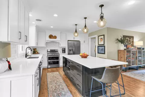 Kitchen - 106 Oneida Ln, Loda, IL 60948 photo 4 of 5