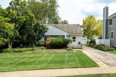 31 Waverly Ave, Clarendon Hills, IL 60514