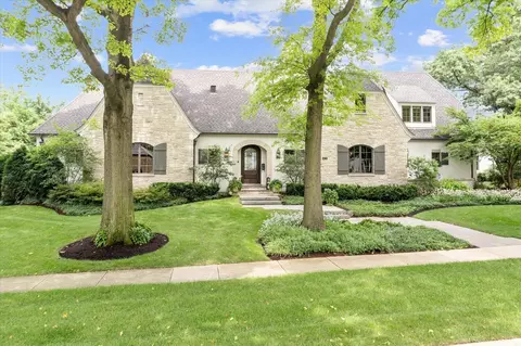 421 W Jefferson Ave, Wheaton, IL 60187