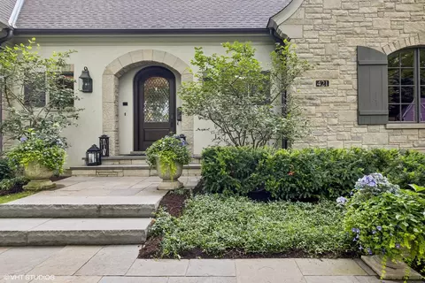 421 W Jefferson Ave, Wheaton, IL 60187 photo 3