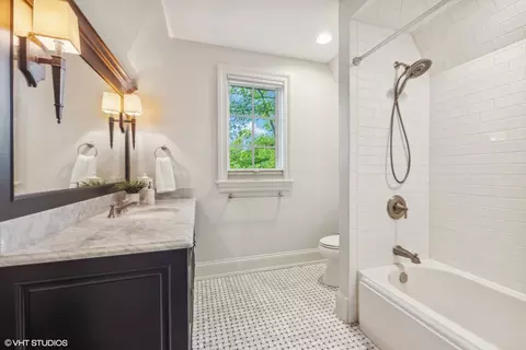 421 W Jefferson Ave, Wheaton, IL 60187 photo 23