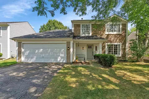 1045 Scarlet Oak Cir, Aurora, IL 60506
