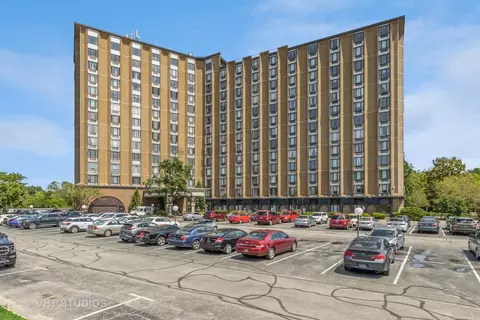 1 Renaissance Pl #902, Palatine, IL 60067