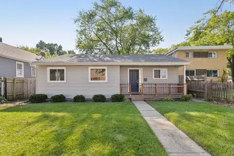 1140 Hartrey Ave, Evanston, IL 60202