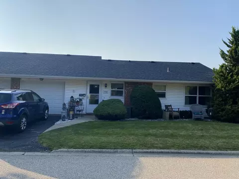 7432 Cresthill Ln, Fox Lake, IL 60020