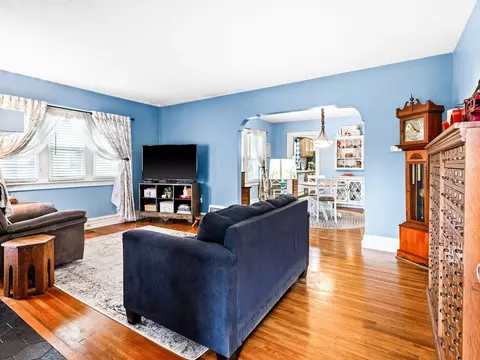 1506 E Oakland Ave, Bloomington, IL 61701 photo 4