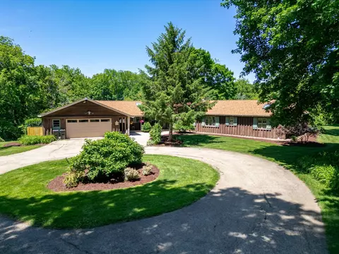 5550 Guilford Rd, Rockford, IL 61107