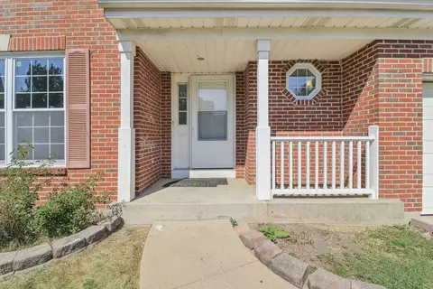 28768 Pilgrims Pass, Lakemoor, IL 60051 photo 2