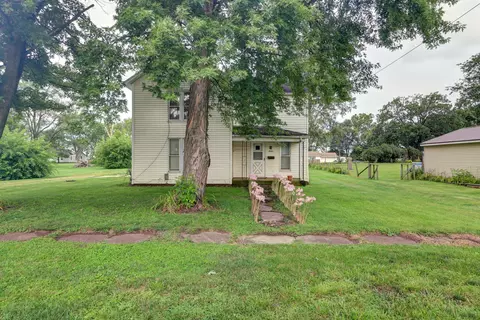 208 S Washington, Tampico, IL 61283