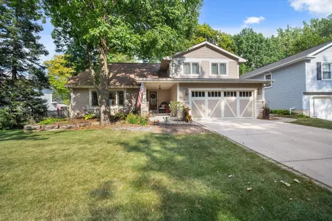 1050 Viking Ct, Batavia, IL 60510