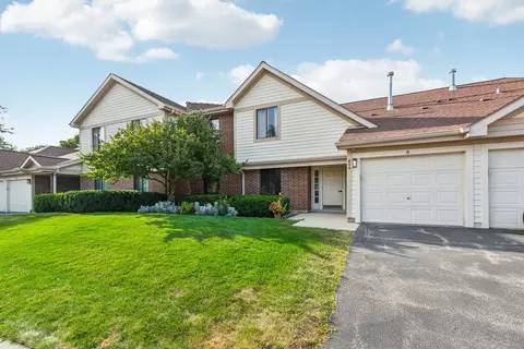 894 E Coach Rd #5, Palatine, IL 60074