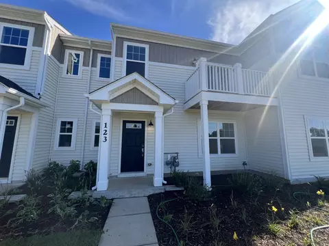 123 Kingsport Dr, South Elgin, IL 60177