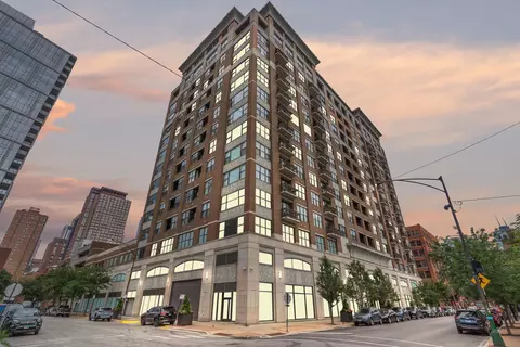 849 N Franklin St #513, Chicago, IL 60610
