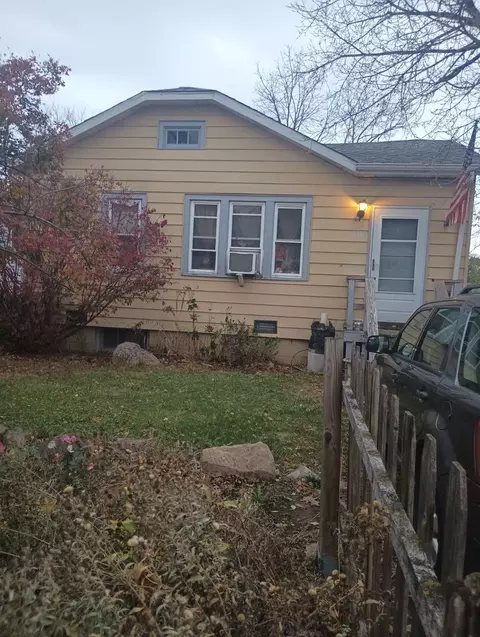 310 Woodland Dr, Round Lake Beach, IL 60073