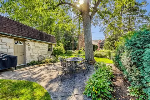 Exterior - 403 Audubon Rd, Riverside, IL 60546 photo 10 of 14