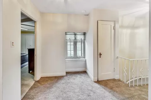 Entry Way - 403 Audubon Rd, Riverside, IL 60546 photo 3 of 3