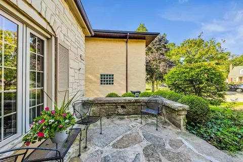 Exterior - 403 Audubon Rd, Riverside, IL 60546 photo 6 of 14