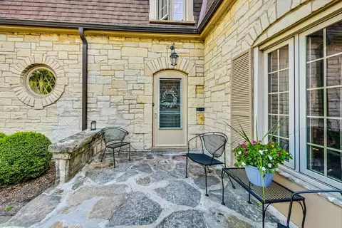 Exterior - 403 Audubon Rd, Riverside, IL 60546 photo 5 of 14