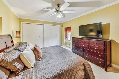 Bedroom - 403 Audubon Rd, Riverside, IL 60546 photo 1 of 6