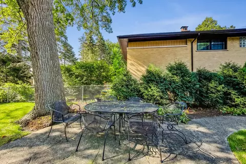 Exterior - 403 Audubon Rd, Riverside, IL 60546 photo 11 of 14