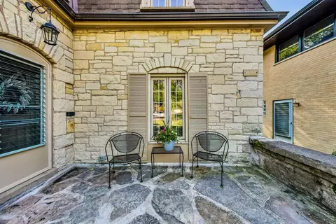 Exterior - 403 Audubon Rd, Riverside, IL 60546 photo 4 of 14