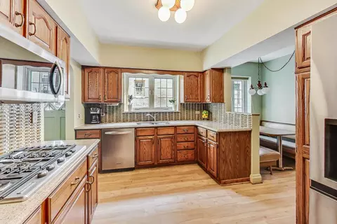 Kitchen - 403 Audubon Rd, Riverside, IL 60546 photo 1 of 4