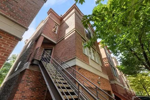 27 W 15th St, Chicago, IL 60605