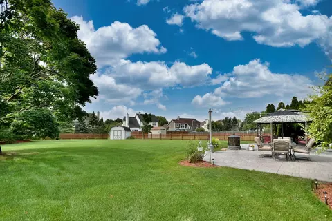 Exterior - 223 Sangamon Ct, Bartlett, IL 60103 photo 7 of 11